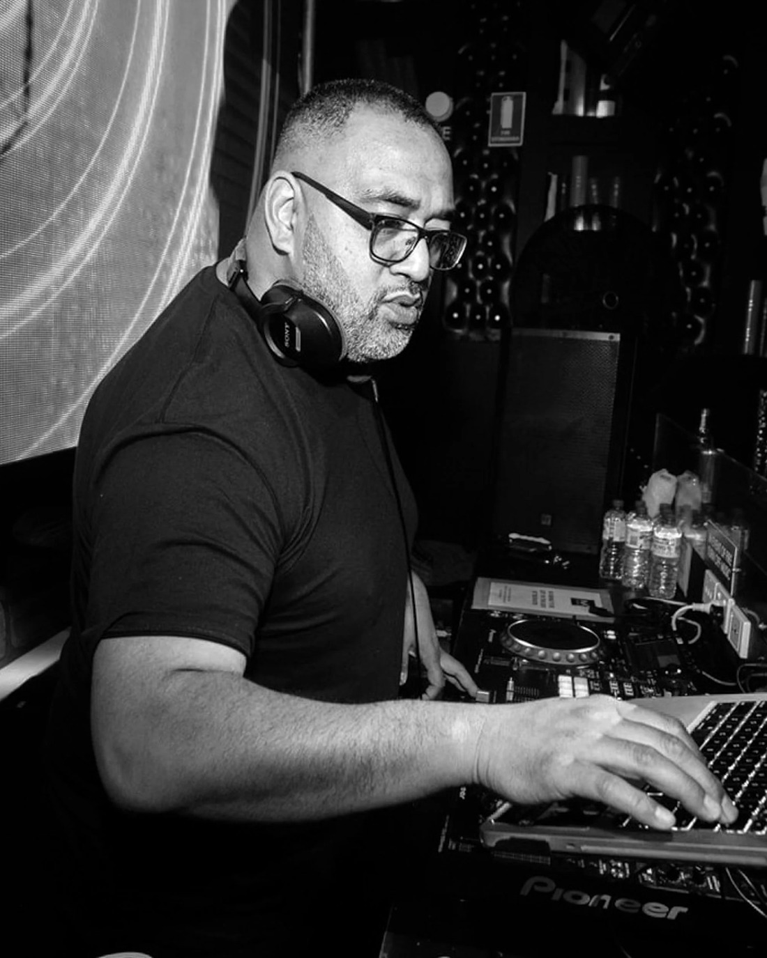 Pom - ENVY Boutique Plus DJ Host, R&B and hip hop open format