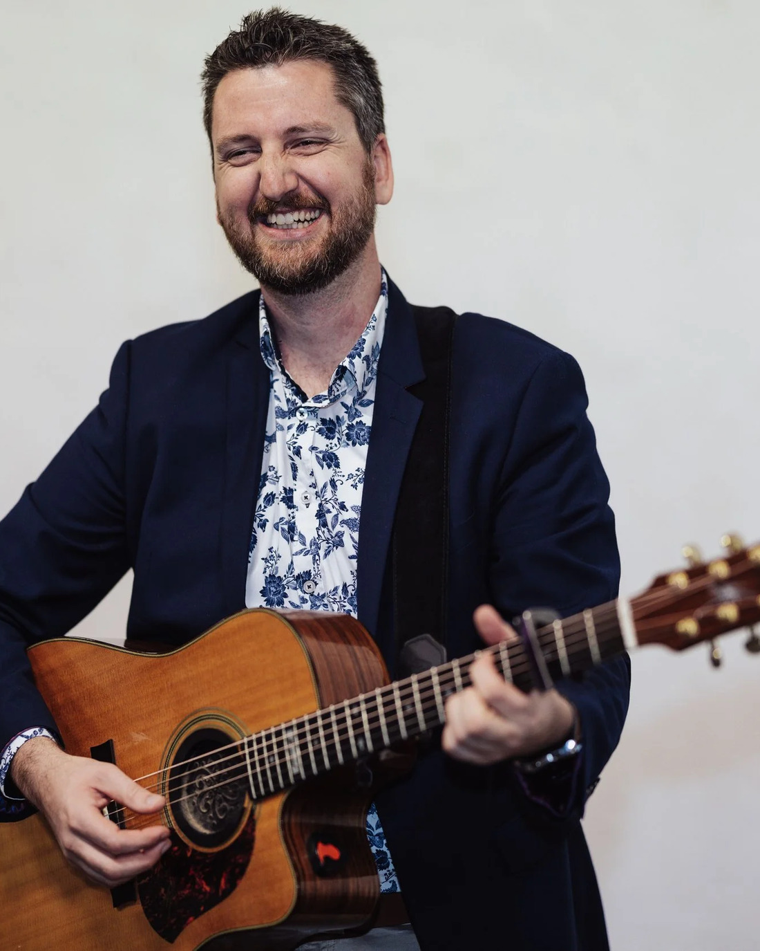 Sean - ENVY acoustic artist, vocalist and multi-instrumentalist